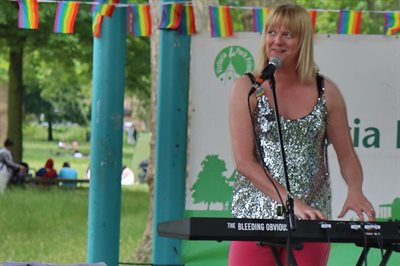 Bandstand Bleeding Obvious