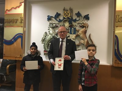 Mansifat and Alex with mayor Biggs