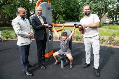 Mayor Lutfur Rahman visits Brickfield Gardens -13