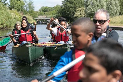 Kids canoeing