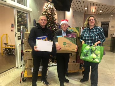 Mayor and Bow Food Bank with donations