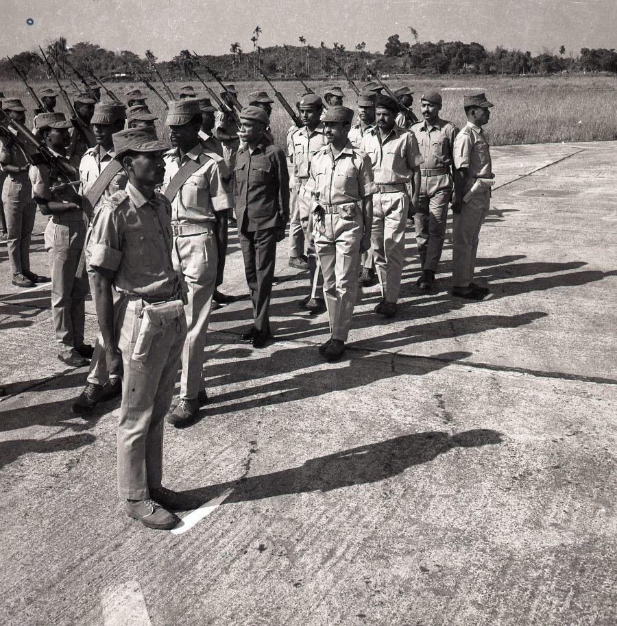 Colonel MAG Osmani, Commander-in-chief of Bangladesh Forces with troops. Credit: Abul Lais Shyamal/Swadhinata Trust