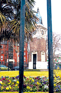 Stepney clock, Stepney walk